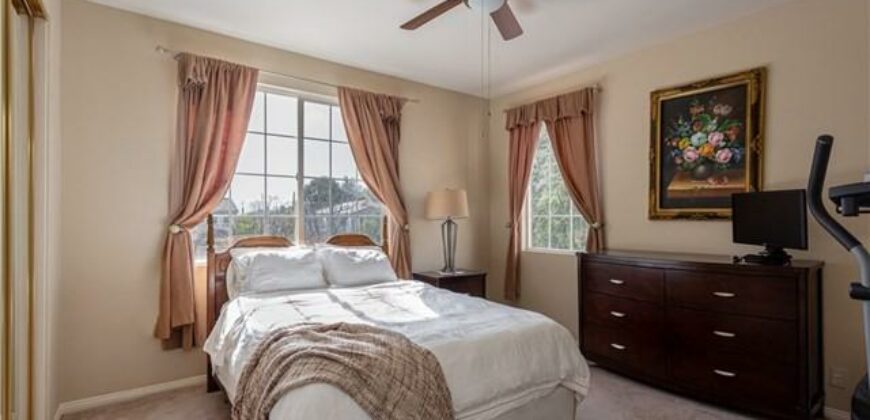 Beautiful 5 Bedroom in Prestigious Gated Community