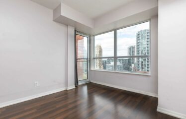 Enjoy City Views In This Lovely Condo!!