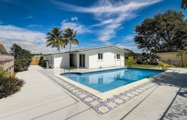 Beautiful 3 Bedroom With Pool