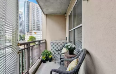 2 Bdrm Condo with City Views in the Heart of Midtown