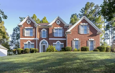 Spacious 5 Bdrm Two-Story Home in Atlanta