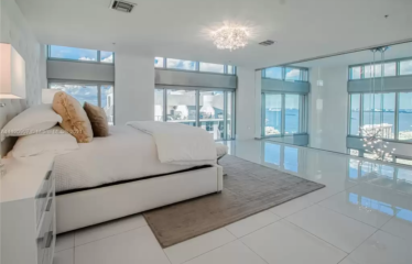 Live Limitlessly on top of Miami, in this exquisite 4 Midtown Upper Penthouse